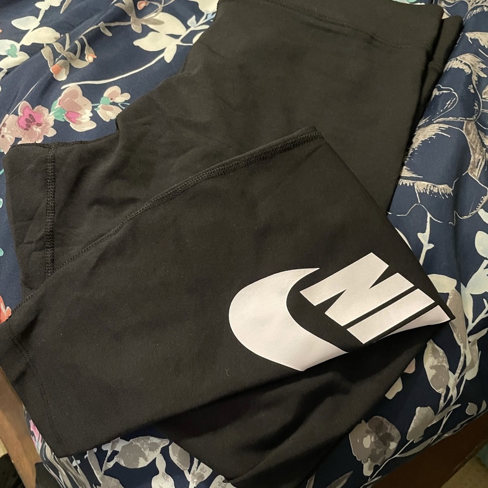 Women’s Nike leggings